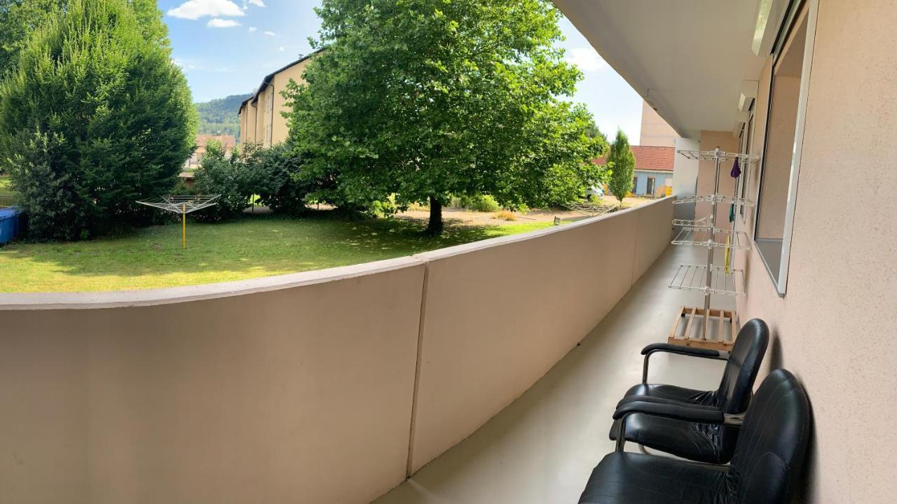 Grosse Und Helle Ferien Wohnung Mit Parkplatzen Лауфенбург Экстерьер фото